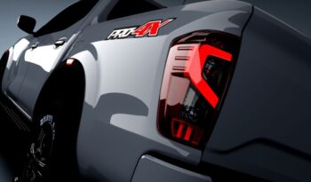 NISSAN MOTORS NAVARA Pick-up double cabine complet