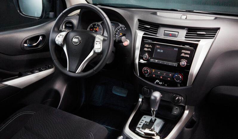 NISSAN MOTORS NAVARA Pick-up simple cabine complet